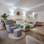 Timeless Deluxe Cinema Πάρμα