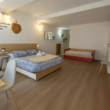 Timeless Deluxe Cinema