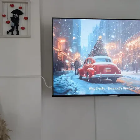 Timeless Deluxe Cinema