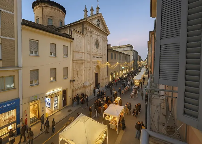 Timeless Deluxe Cinema Apartment *